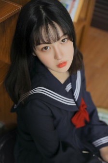 装醉看娇妻被朋友